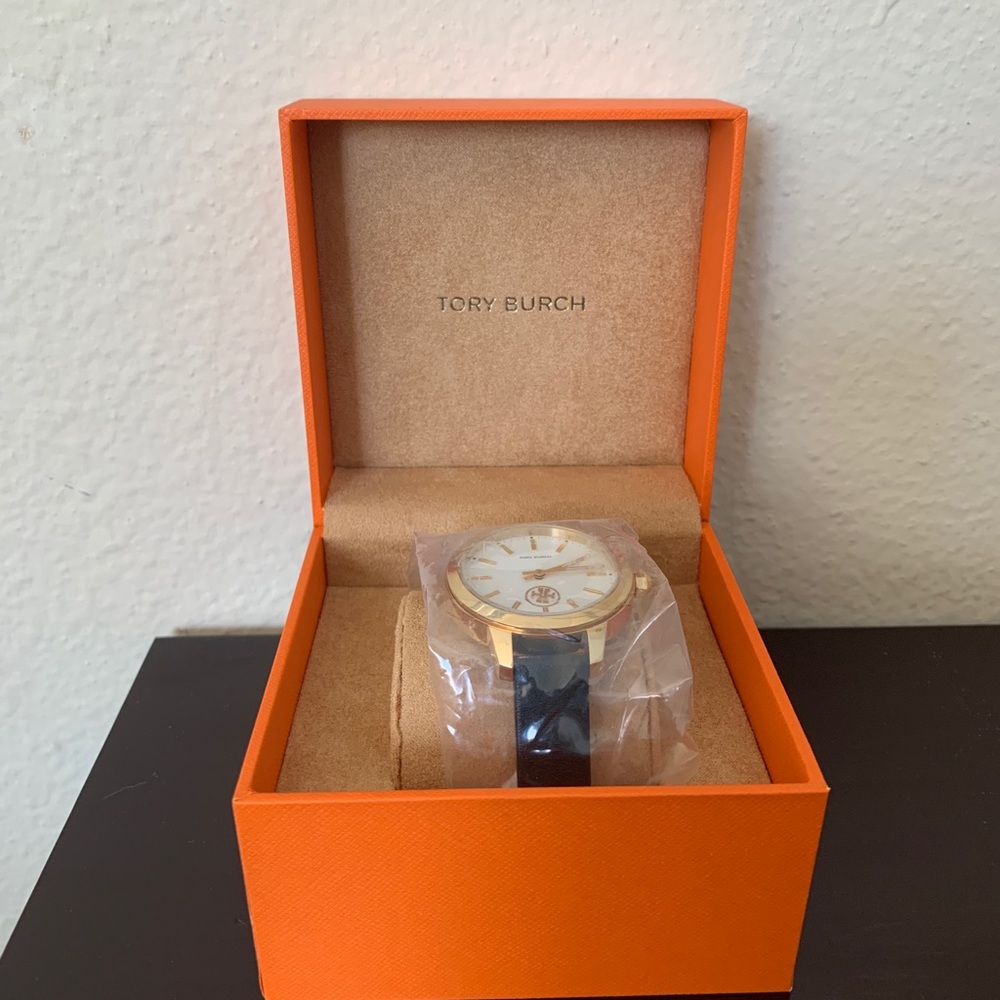 NIB Tory Burch Collins watch, leather strap